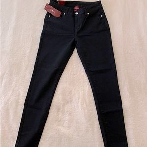Black jeans stretchy NWT!